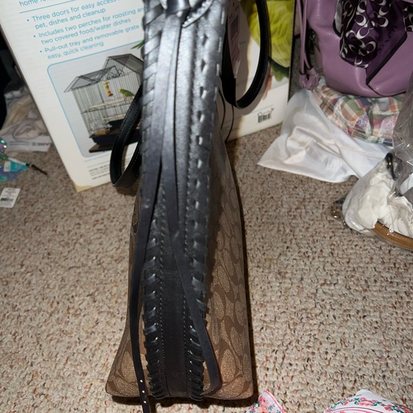 Beautiful Chelsea Champlain tote. Authentic coach - Picture 6 of 8